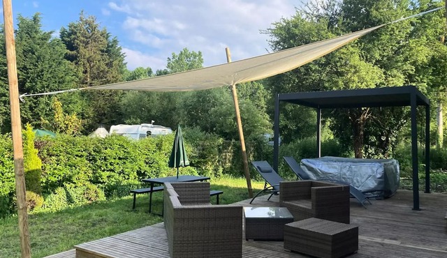 21-Lodge de Luxe + outdoor jacuzzi + made beds + towels + hot drinks kit - 2/8 pers. 4 to 8 people - 4 pers. incl.