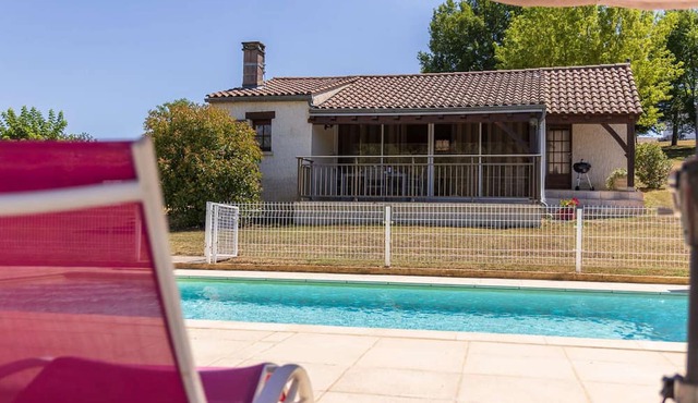 Cottage for 4, large terrace and garden