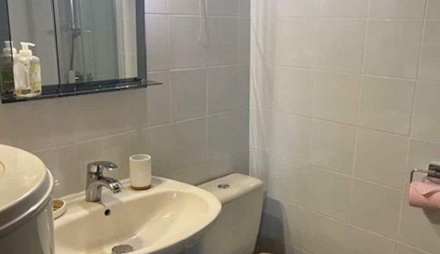 Chambre d'hôte in a green pigeon house at the foot of Monflanquin