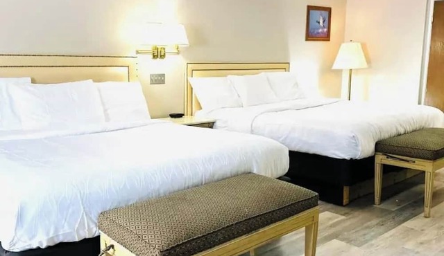 Refresh and Unwind – Great for Northern Maine Getaways | Free Breakfast