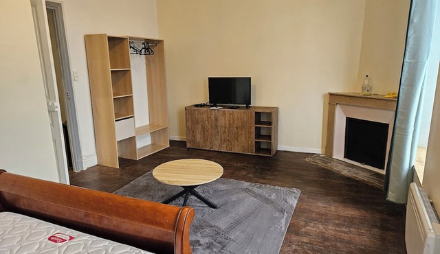 *House by the Water – Dun-sur-Meuse – Wi-Fi – All Comforts*