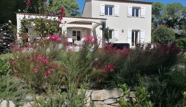 Guest Rooms with Garden at Aurore and Laurent's - Peaceful Stay
