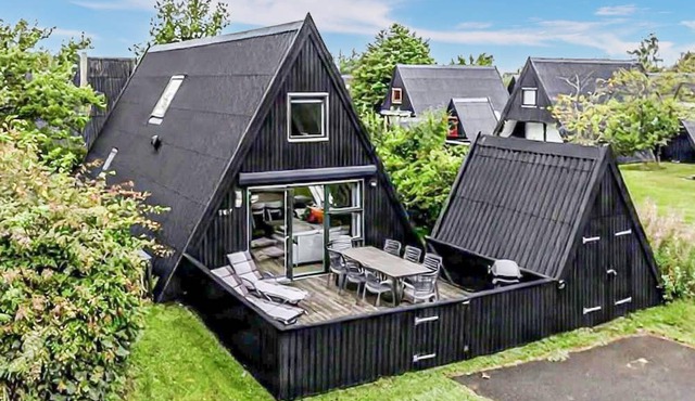 Awesome home in Farsø with WiFi