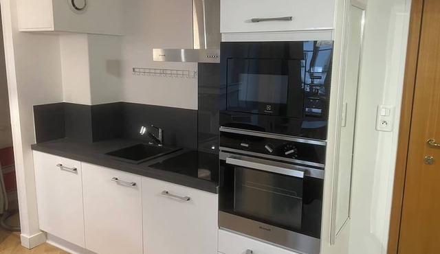 Super-central apartment for family or business