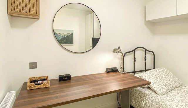 Cosy Designed Studio in Willesden Green