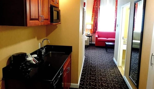 Tranquil Stay with Gym at Whirshire Grand Hotel