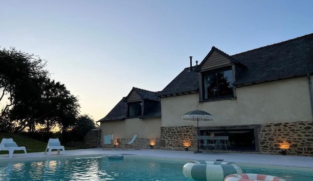 Le Logis de la Lettre - Guest house with outdoor swimming pool