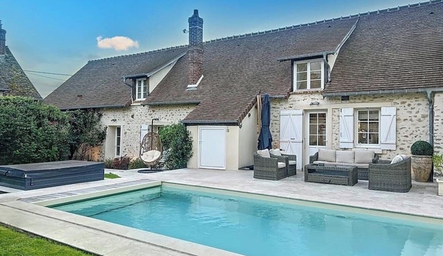 1h from Paris - swimming pool - jacuzzi