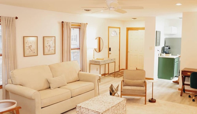 Cozy bungalow in the heart of historic Marysville