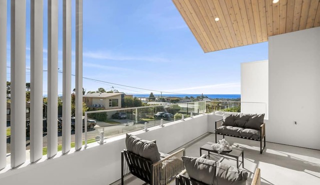 Stunning brand new Home with Ocean Views and pet friendly