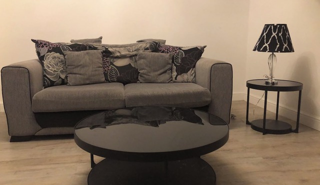 Bungalow surrounded by gorgeous wildlife! Trains to London Waterloo are 30 min