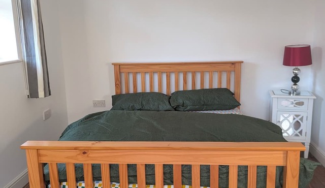 Self-Contained Flat in Didcot near Shops, Milton Park, Harwell & Station