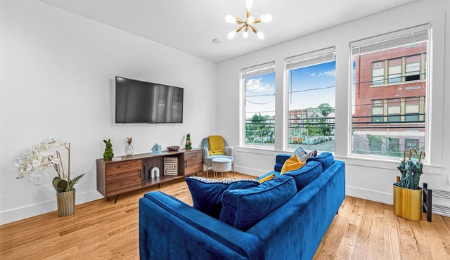 Open concept 3 BR-3BA-12 min to EWR-25 min to NYC