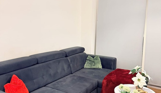 Cozy Kidbrooke station studio flat near London attraction