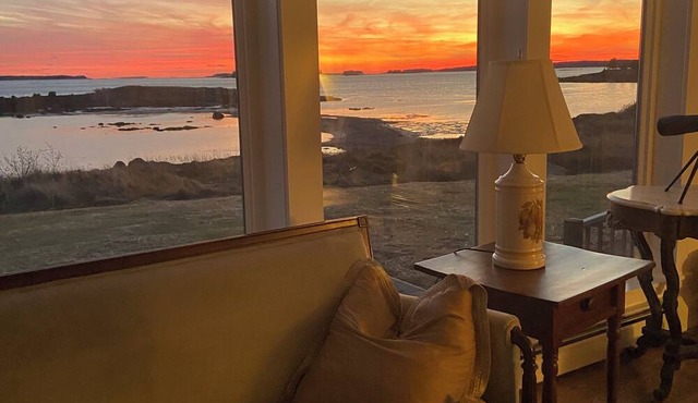 OCEANFRONT New Custom Built 3Bdrm Handicap Accessible with VIEWS & BEACH ACCESS