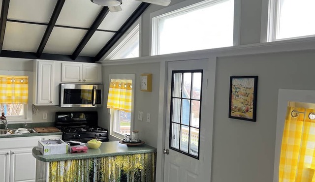 Terrific 3-bedroom country house in charming Sheldon with AC