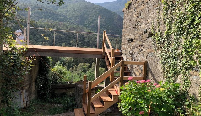 Between sea and mountains, an atypical place with jacuzzi for a dream vacation