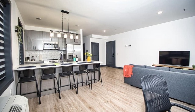 Great Location-20 Mins to NYC-Free Indoor Parking