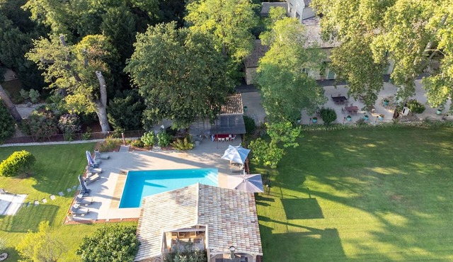 Mas Le 7 12km from Saint Remy de Provence - 15km from Avignon - 2km from Saint Andiol
