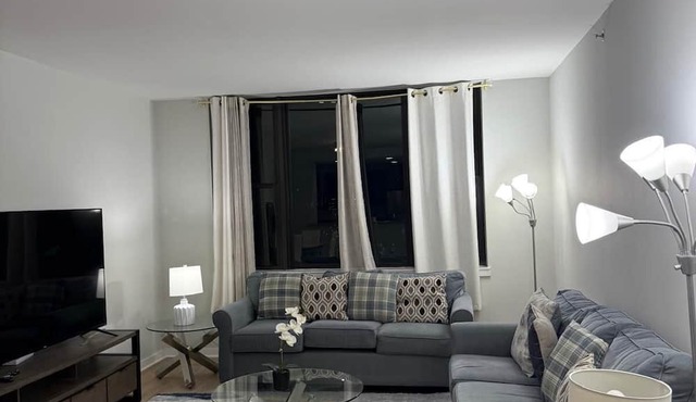 Fabulous 2-bedroom apartment with AC in Cliffside Park