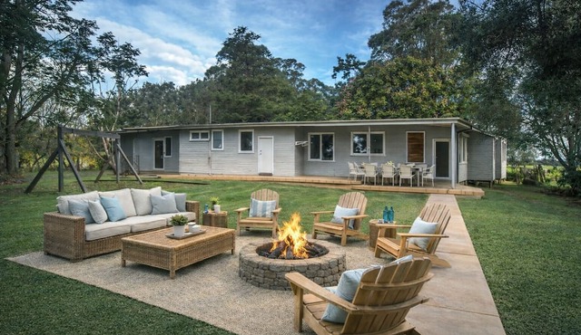 Wave & Willow Retreat- Sleeps 16 & 5 mins to beach