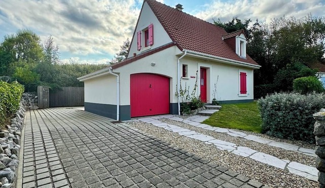 Peaceful house 5 minutes walk from the beach