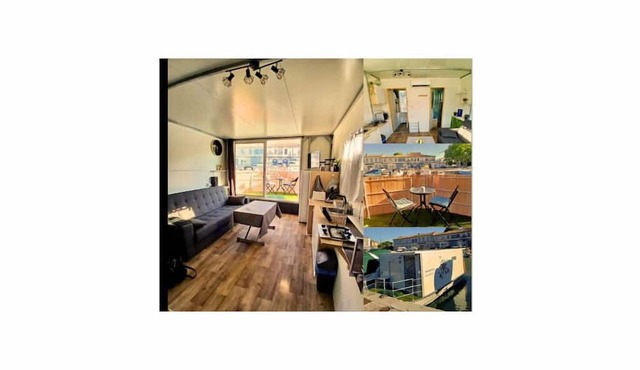 Unusual night on a fully air-conditioned and heated houseboat