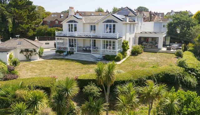 Shorelands, Bembridge, sleeps 16