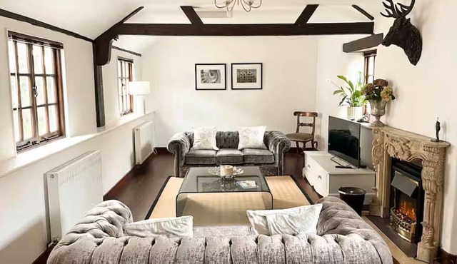 Gorgeous 2-bedroom barn close to Arundel, Goodwood & Coast