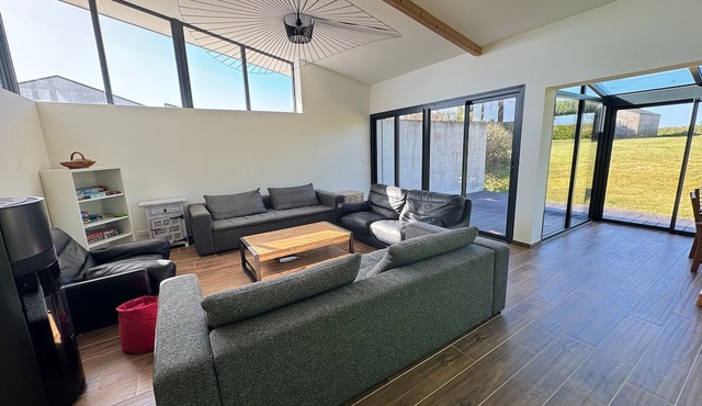 Spacious House 300 Meters from the Sea: Ty Ormel