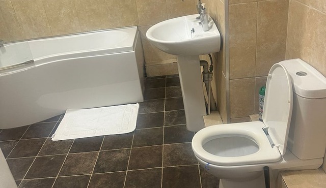 Affordable riverside rooms & incredible farm-to-fork food- Early breakfast