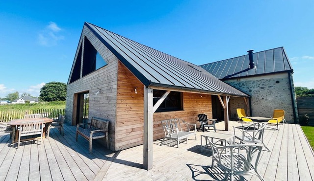 2 houses for a large family or group