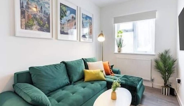 New! Delightful 2BR Flat in Woolwich