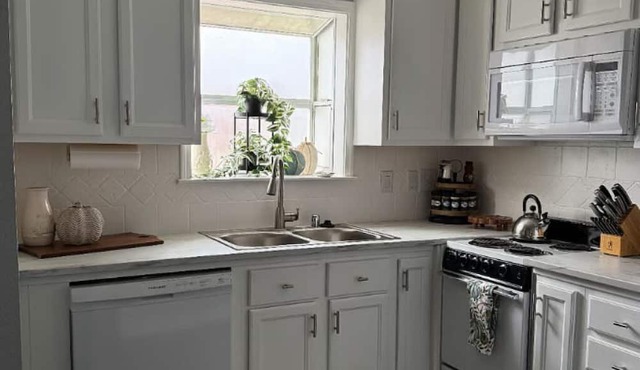 Cozy Private 1BR With Easy Access to the Sacramento Region, Pet Friendly