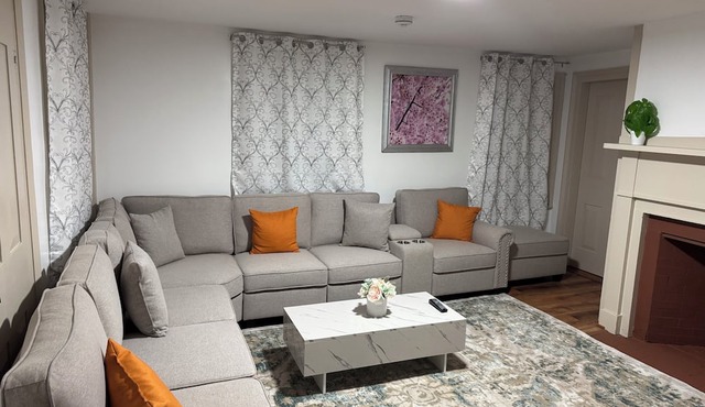 Nice Room Near Route 95/Malls/hospitals/salem in Danvers,MA