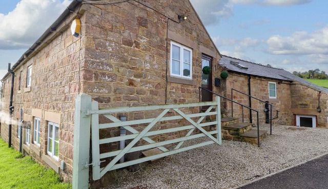 THE ANNEXE, pet friendly, character holiday cottage in Belper