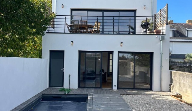 Modern house, heated pool, superb sea view