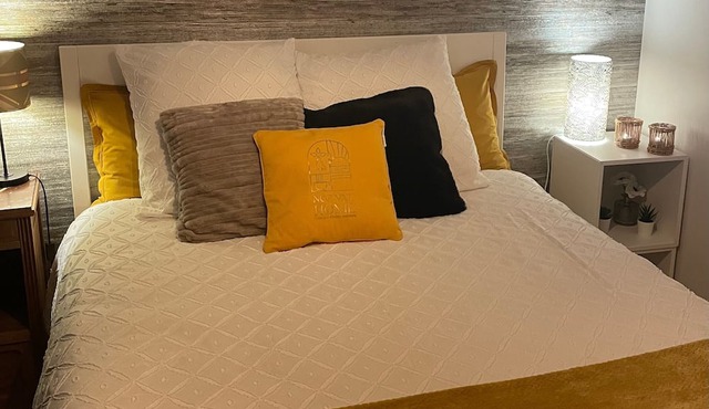 Quiet Room with Breakfast, Private Terrace, Garden & Wi-Fi in Gévezé