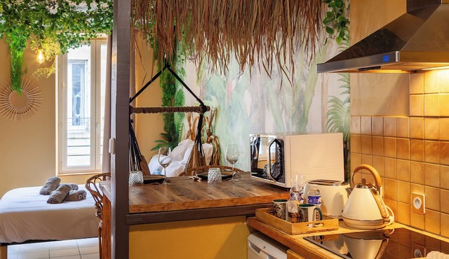 Private Spa with Jacuzzi & Massage in Vierzon - L'Aventurier