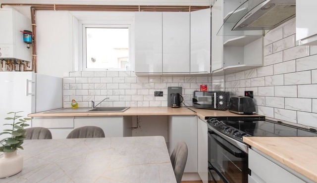 Elegant 5 Bedroom Apartment Designed for comforts and style.