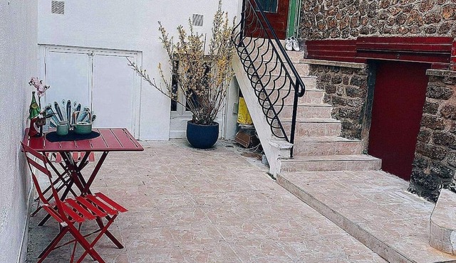 T2 furnished 30 m² with private courtyard - Maison en pierre meulière - Ivry-sur-Seine