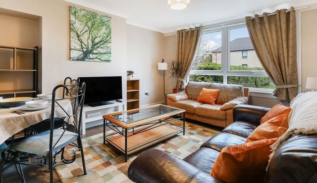 Free Parking | Central | Sleeps 6 | Great Location