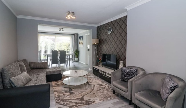 ZADENA, pet friendly, with a garden in Timsbury