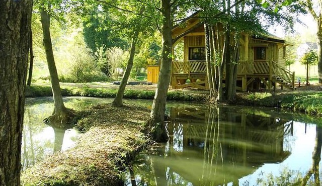 Cozy chalet with terrace and wood stove for 5 people