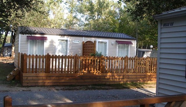 Mobile home rental with terrace in Bayas