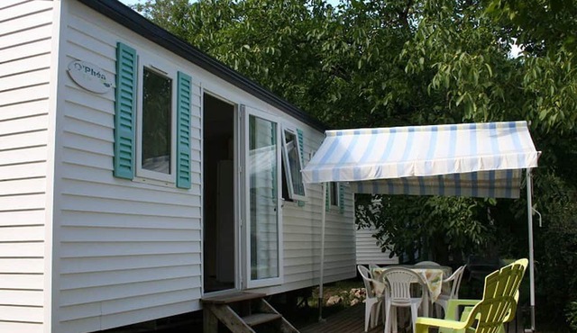 Mobile home for 8 with terrace in Payrac