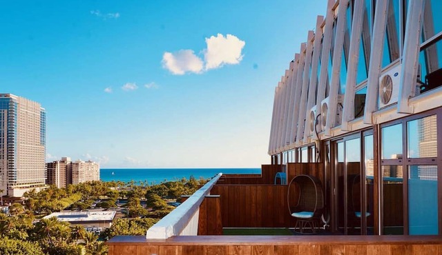 Direct Ocean Views + Infinity Pool. Sauna. Gym.