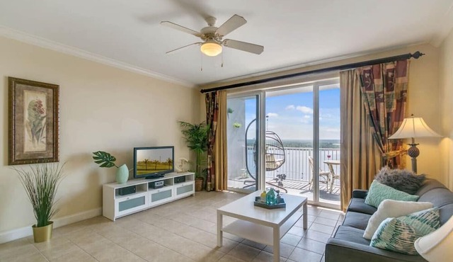 1402 Lakefront Resort Condo Near Disney & Parks