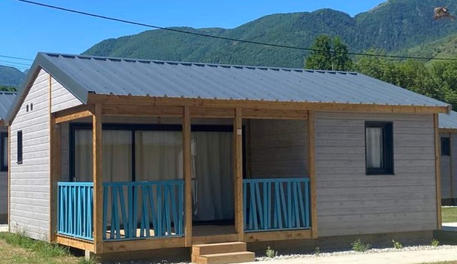 Cozy chalet for 4 with terrace