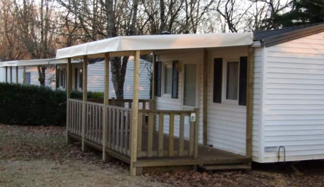 Cozy mobile home with terrace in Limeuil
